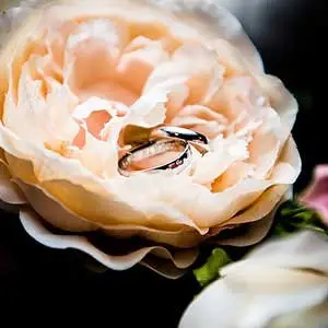 flower rwedding rings